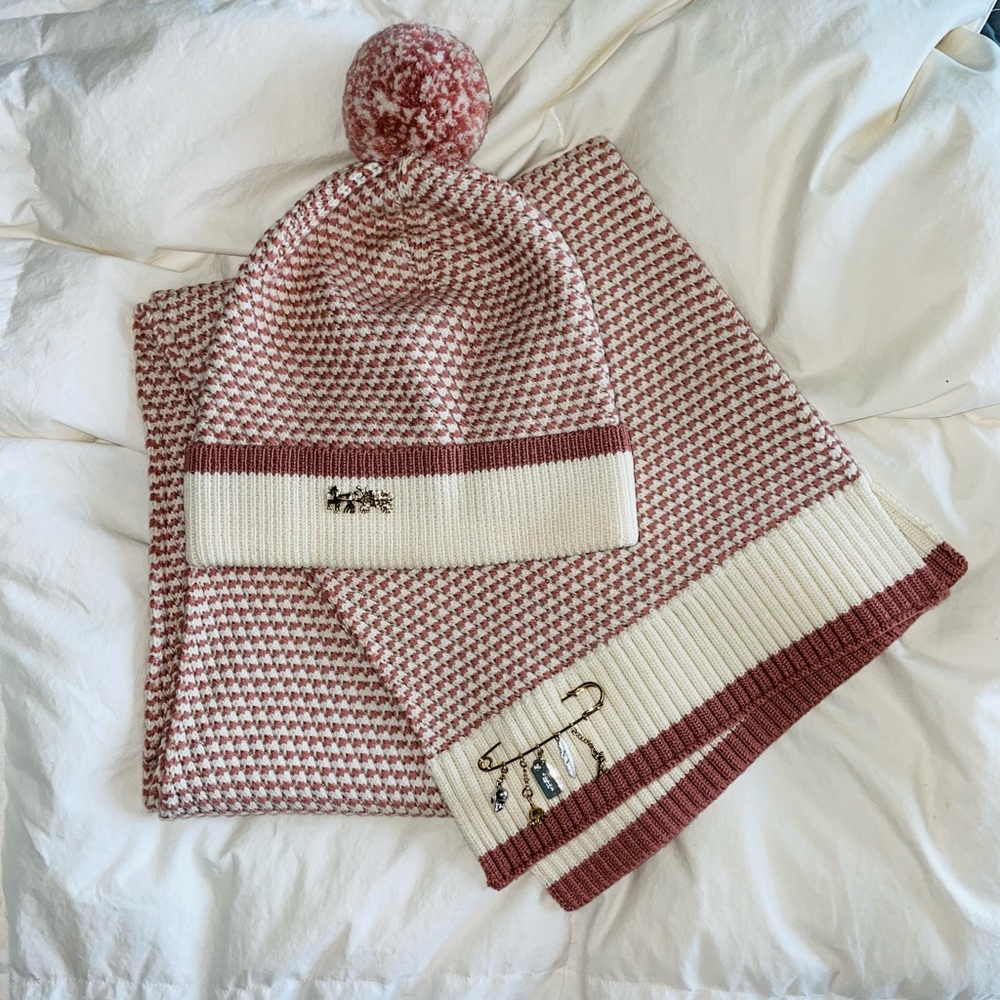 COACH Charm Beanie Toque Knit Hat & Scarf Pink New without Tags